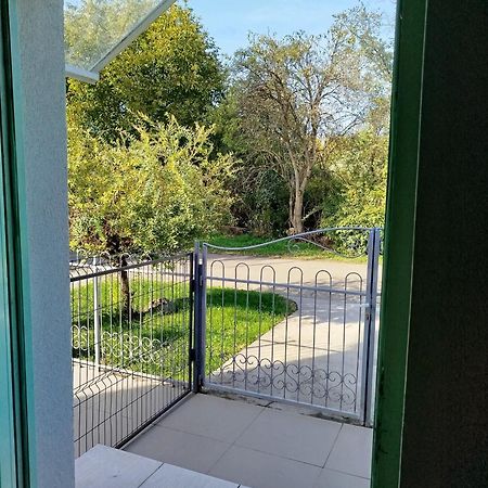 Santorini Apartment Sremska Mitrovica Ngoại thất bức ảnh